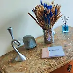 Scarlet Flower - Maggiore Appartement