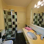 Scarlet Flower - Maggiore Appartement Meina