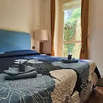 Scarlet Flower - Maggiore Appartement Meina