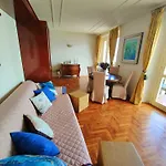 Scarlet Flower - Maggiore Appartement *