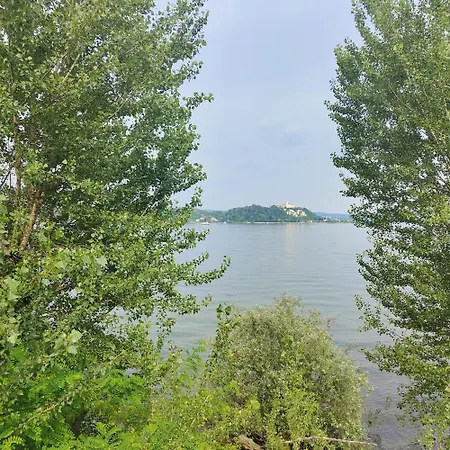 Apartment Scarlet Flower - Maggiore