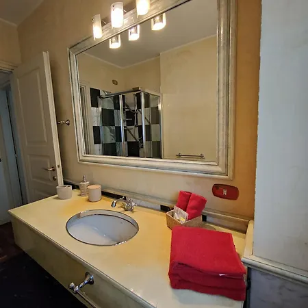 Scarlet Flower - Maggiore * Meina