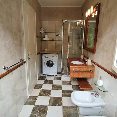 Scarlet Flower - Maggiore Meina