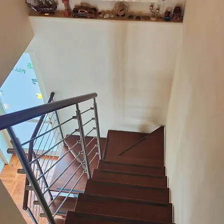 Scarlet Flower - Maggiore Meina