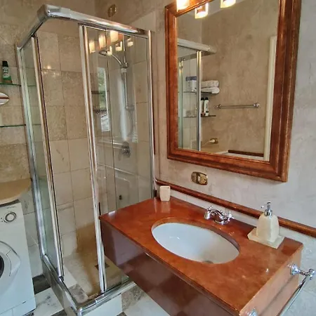 Daire Scarlet Flower - Maggiore