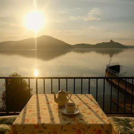 Apartment Scarlet Flower - Maggiore *